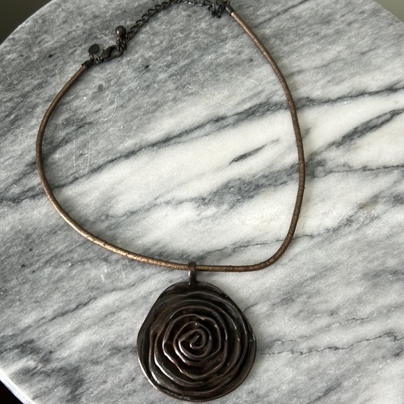 Chicos medallion necklace pendant nest like design euc bronze metal adjustable - Picture 11 of 11